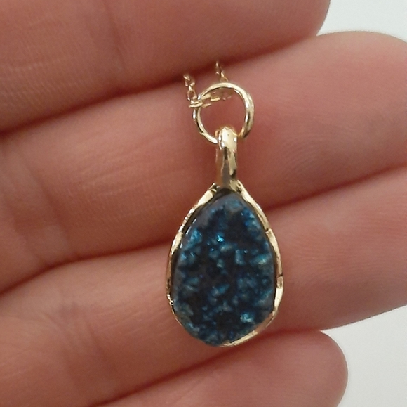 14kt gold plated chain with a druzy Titanium quartz pendant - Picture 3 of 3